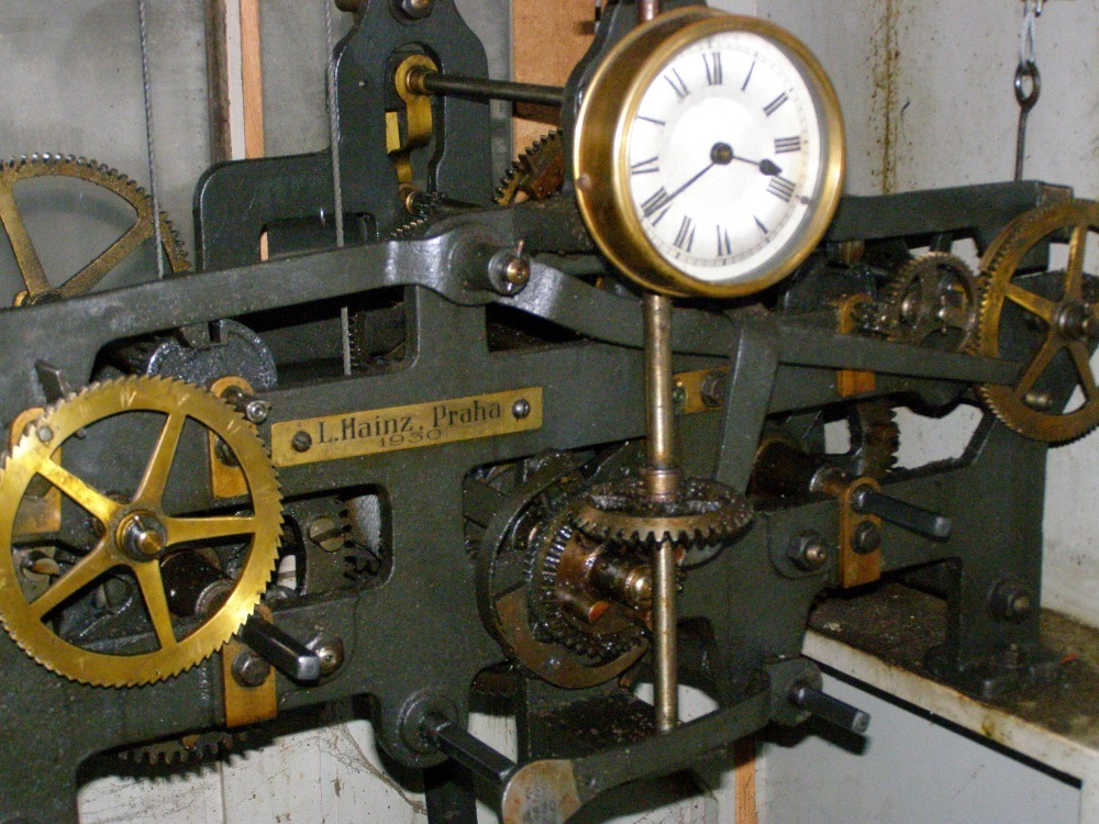 Generální oprava hodinového stroje z r.1930 v kostele sv. Linharta